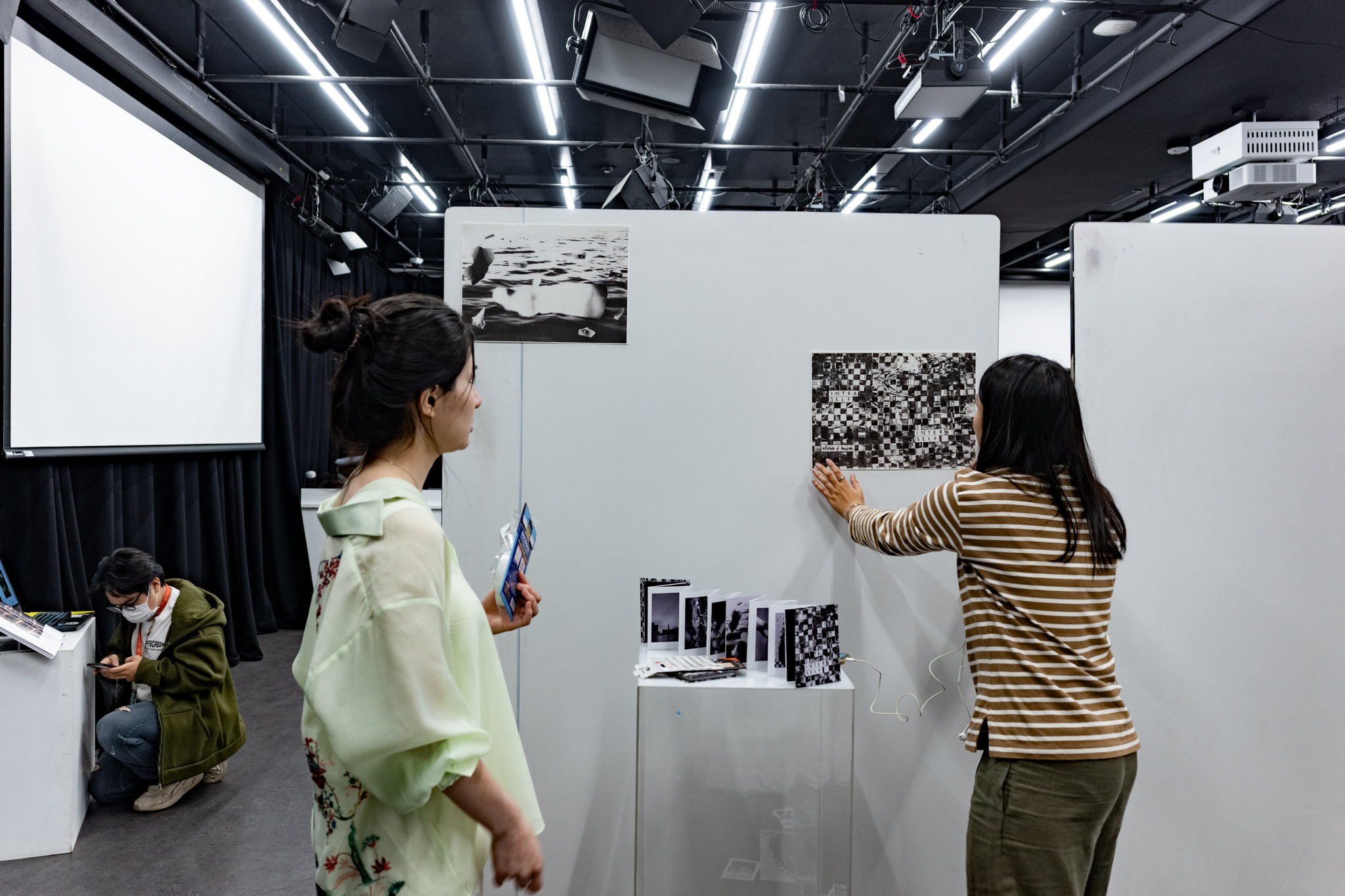 rễ-root exhibition