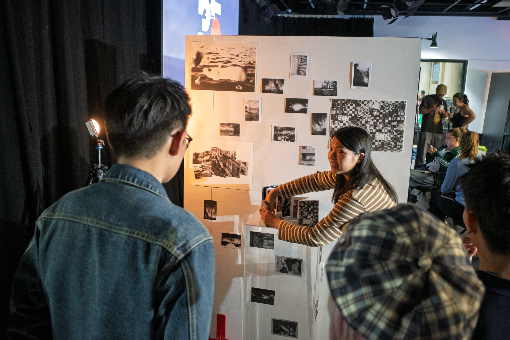 rễ-root exhibition